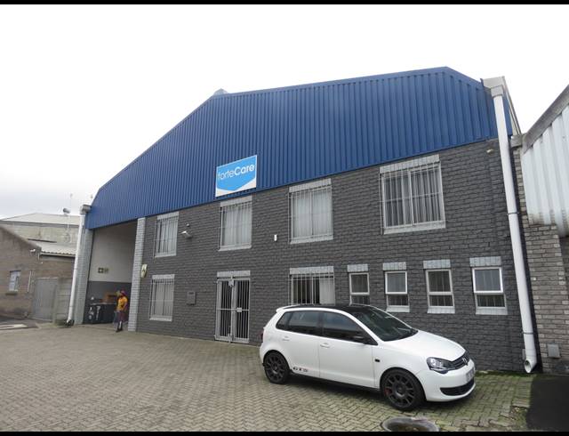 652M² WAREHOUSE TO LET IN OKAVANGO PARK